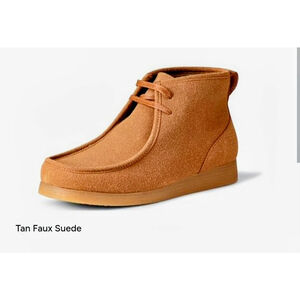 AMAZON ESSENTIALS MEN'S CHUKKA MOC TOE BOOTS SIZE: MEN 9 TAN FAUX SUEDE